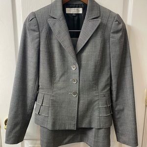 Tahari Arthur S. Levine Petit Skirt Suit